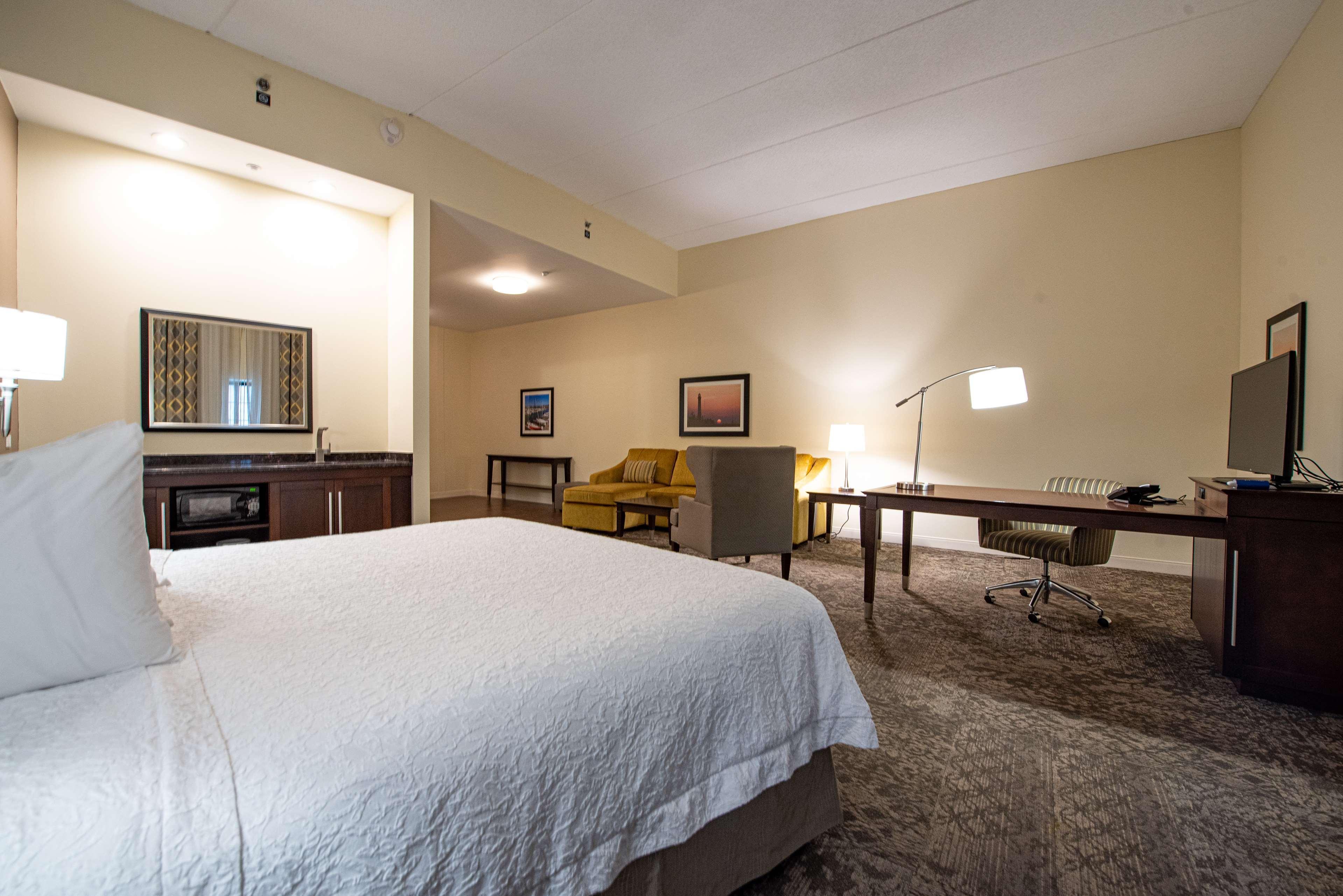 Hampton Inn & Suites By Hilton - Rockville Centre Bagian luar foto