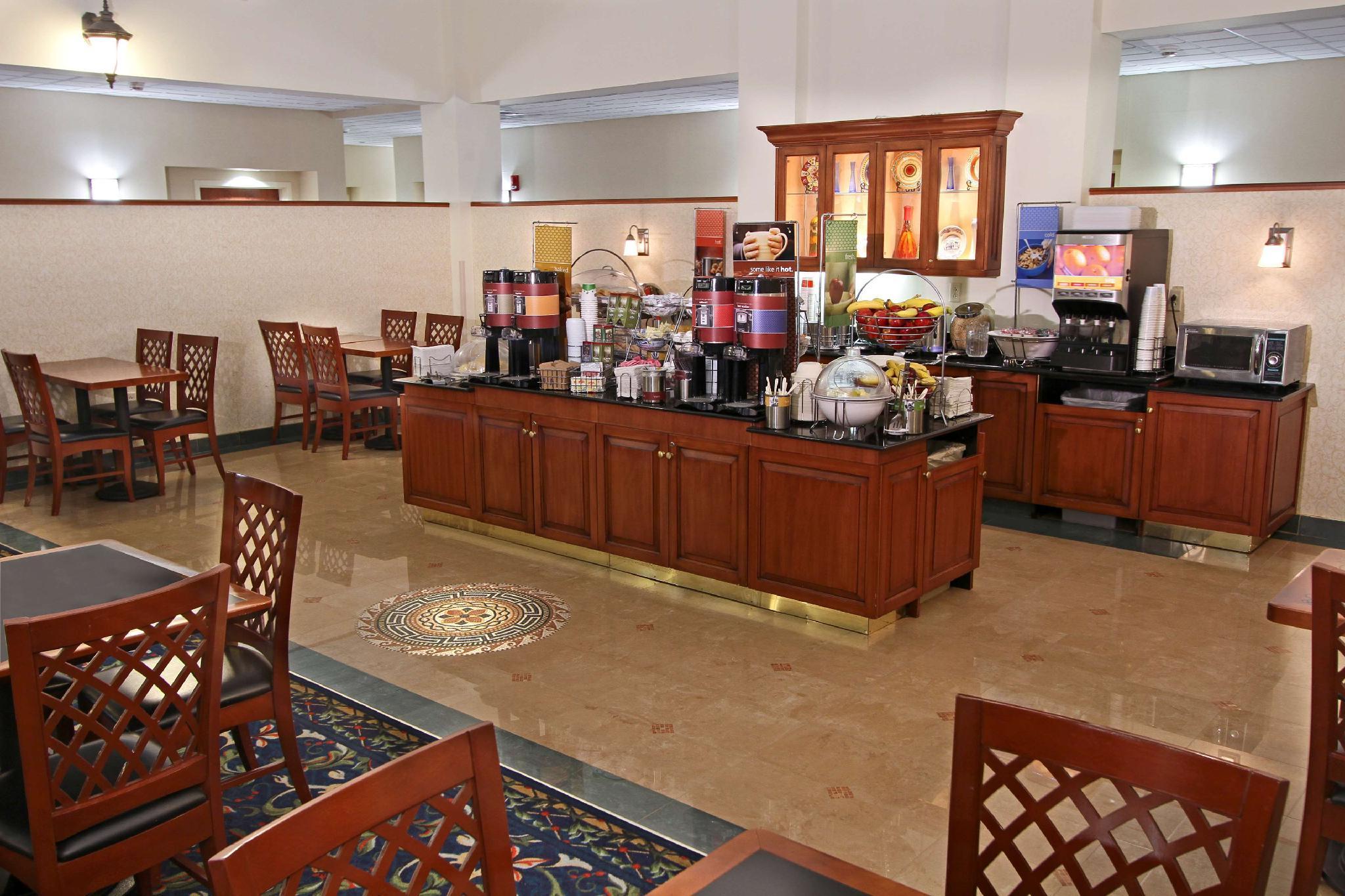 Hampton Inn & Suites By Hilton - Rockville Centre Bagian luar foto