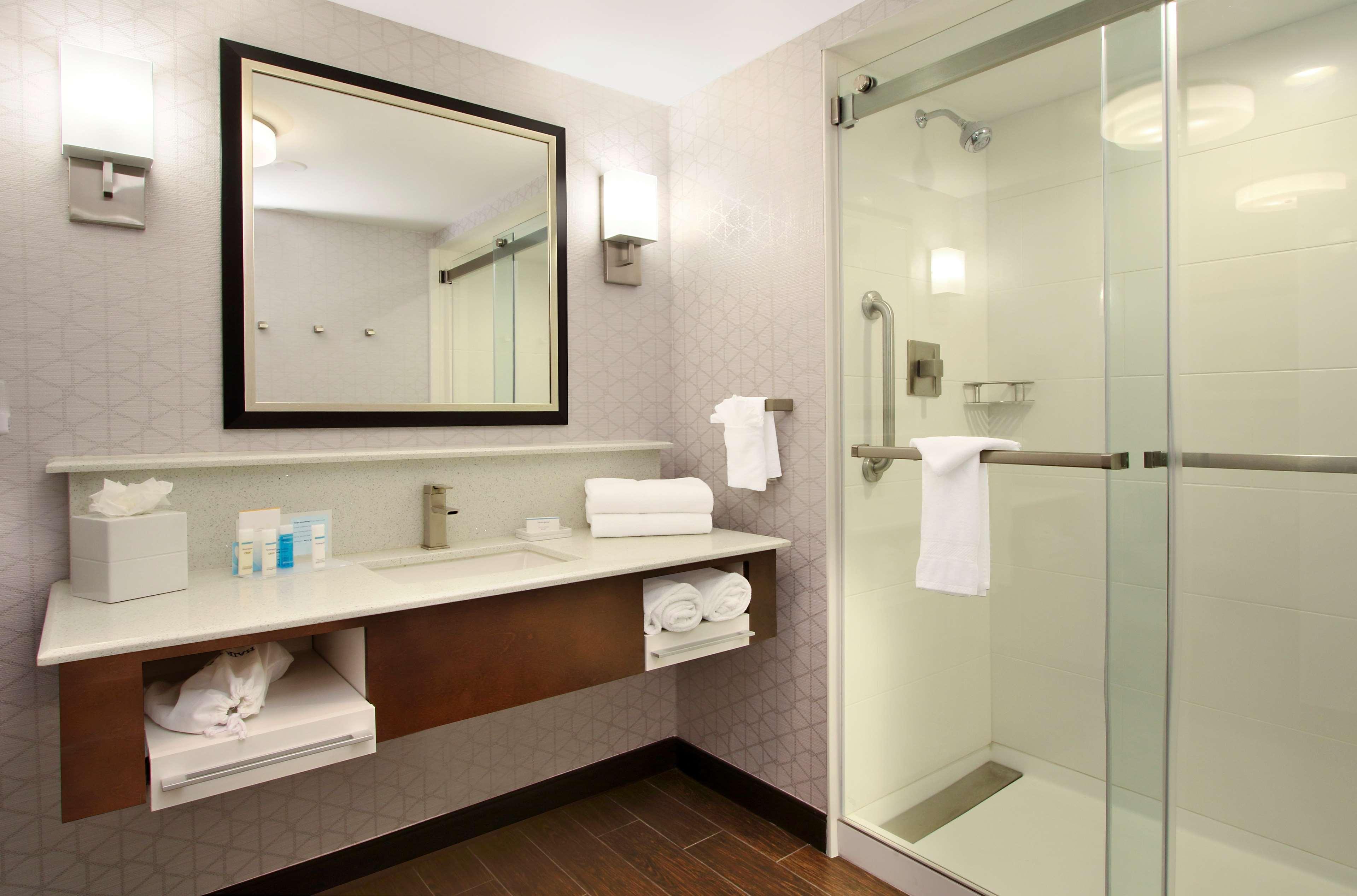 Hampton Inn & Suites By Hilton - Rockville Centre Bagian luar foto