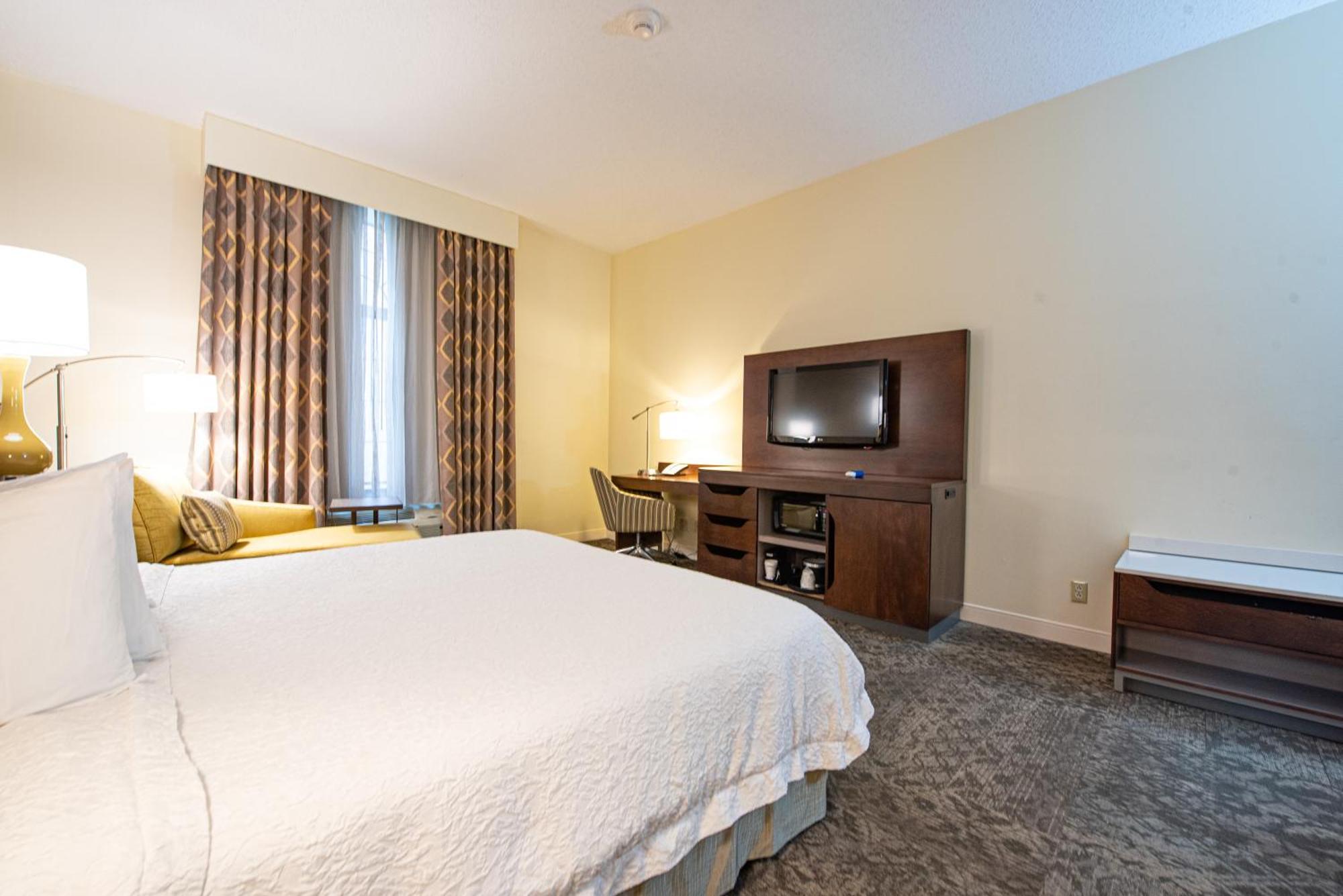 Hampton Inn & Suites By Hilton - Rockville Centre Bagian luar foto