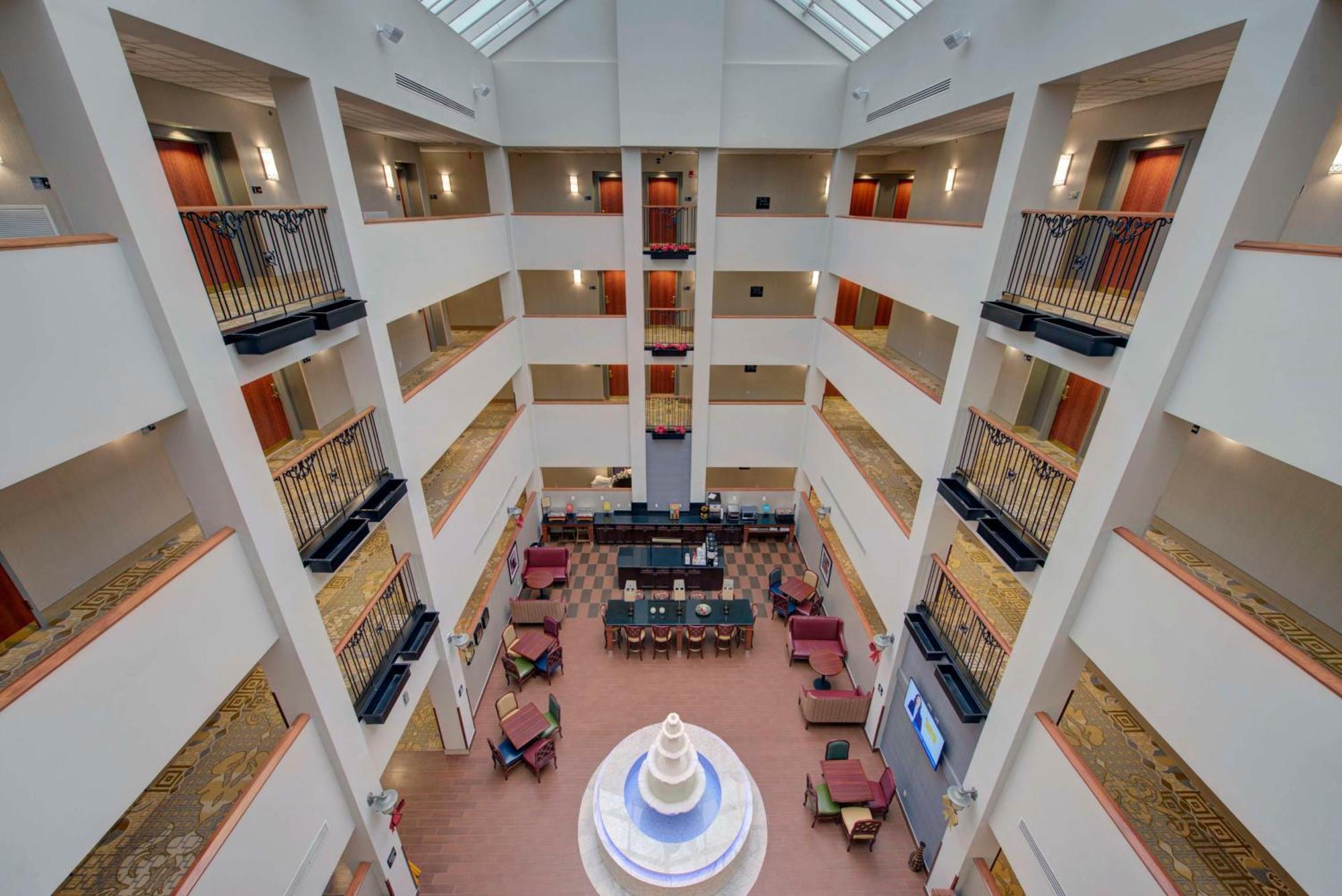 Hampton Inn & Suites By Hilton - Rockville Centre Bagian luar foto