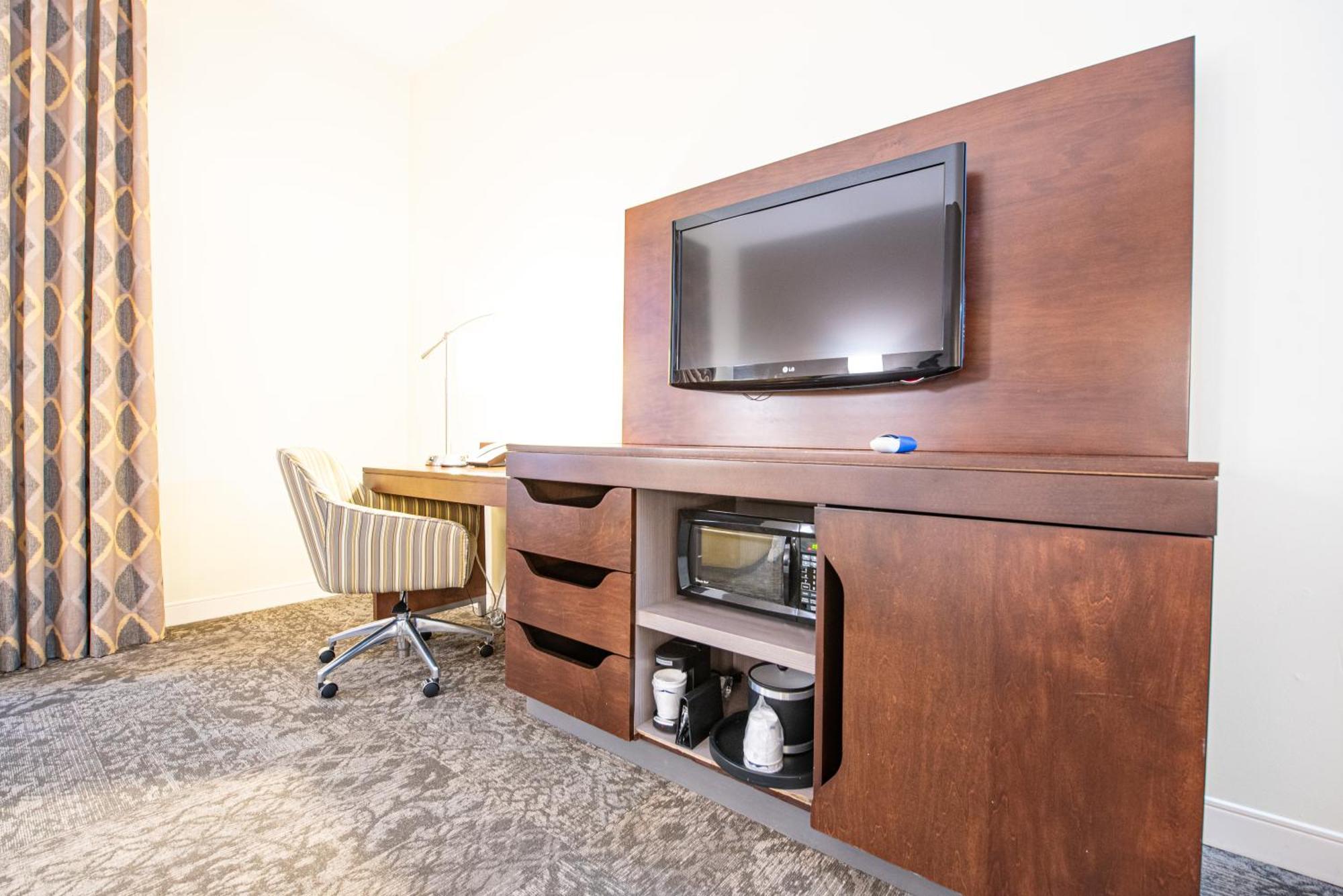 Hampton Inn & Suites By Hilton - Rockville Centre Bagian luar foto