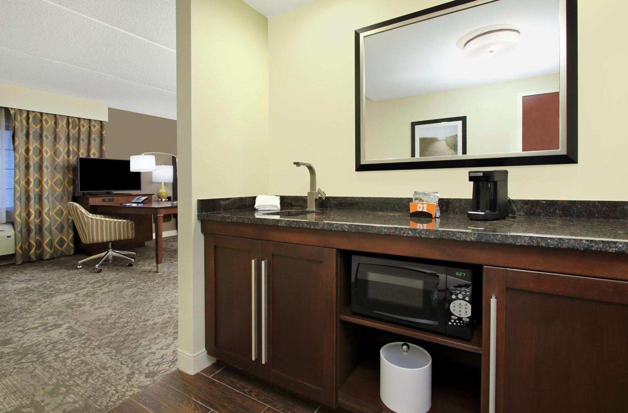 Hampton Inn & Suites By Hilton - Rockville Centre Bagian luar foto