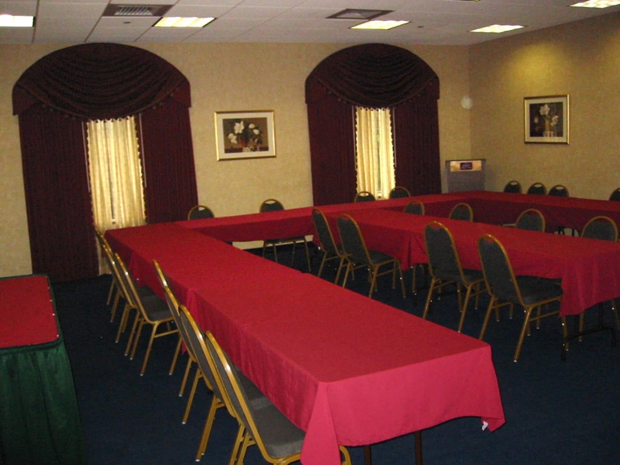Hampton Inn & Suites By Hilton - Rockville Centre Bagian luar foto
